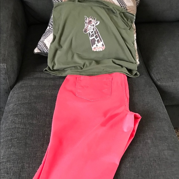 Cami and Capri Pants - Picture 1 of 4